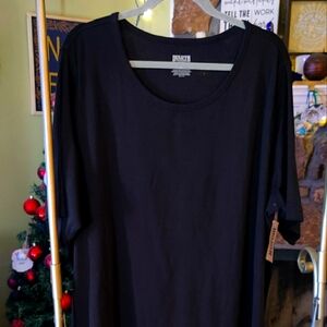 BNWT Black DULUTH women's tee shirt